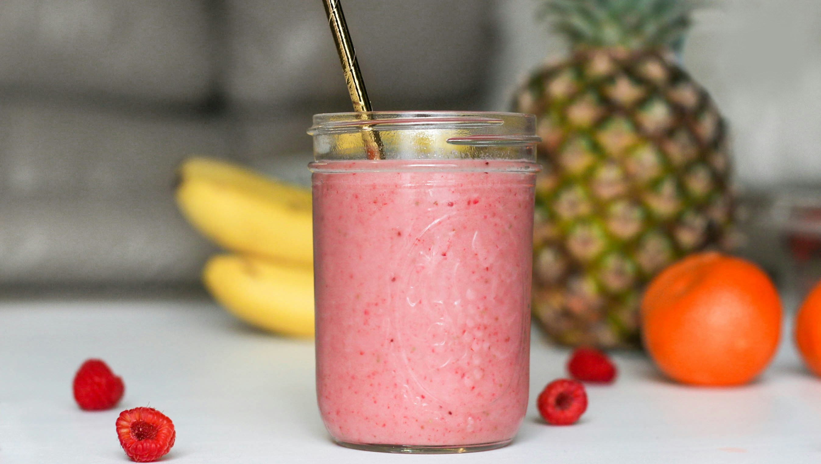 Здравословно смути с банан и малини