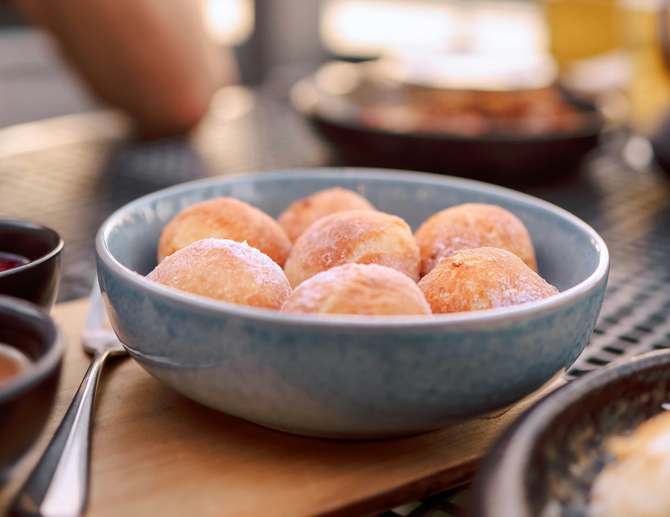 Понички с извара без мая