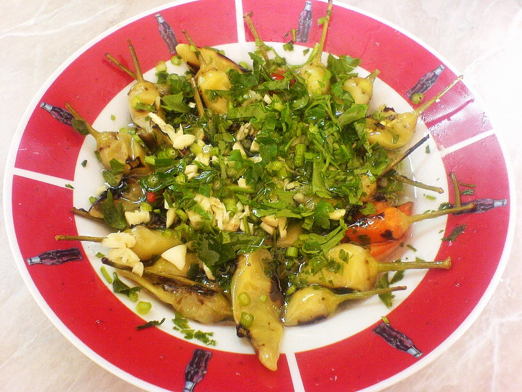 Пукани люти чушлета с чесън и магданоз 