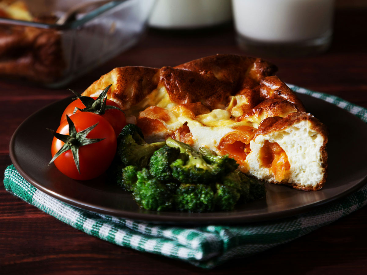 Омлет с чери домати и броколи на фурна