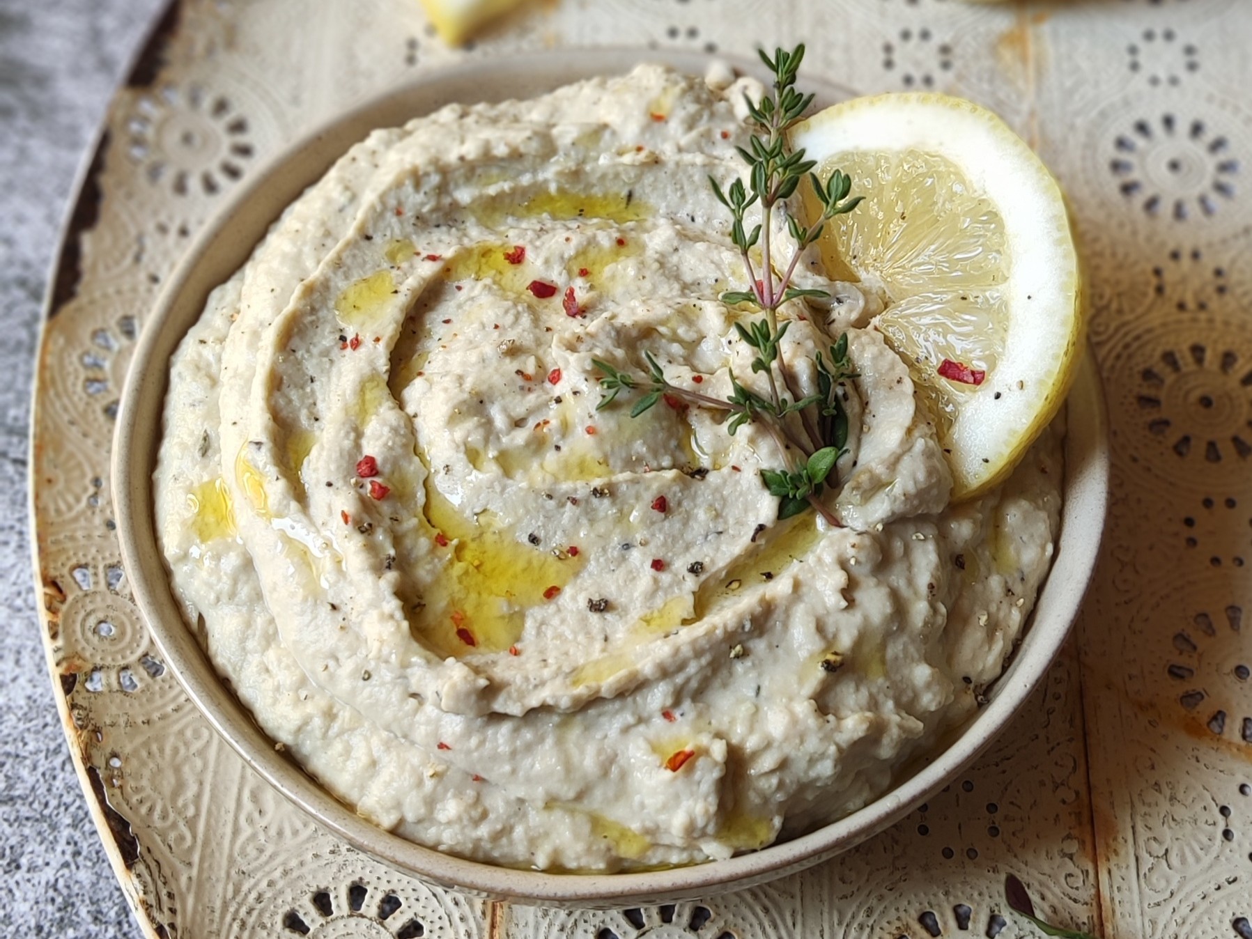 Хумус с лимон