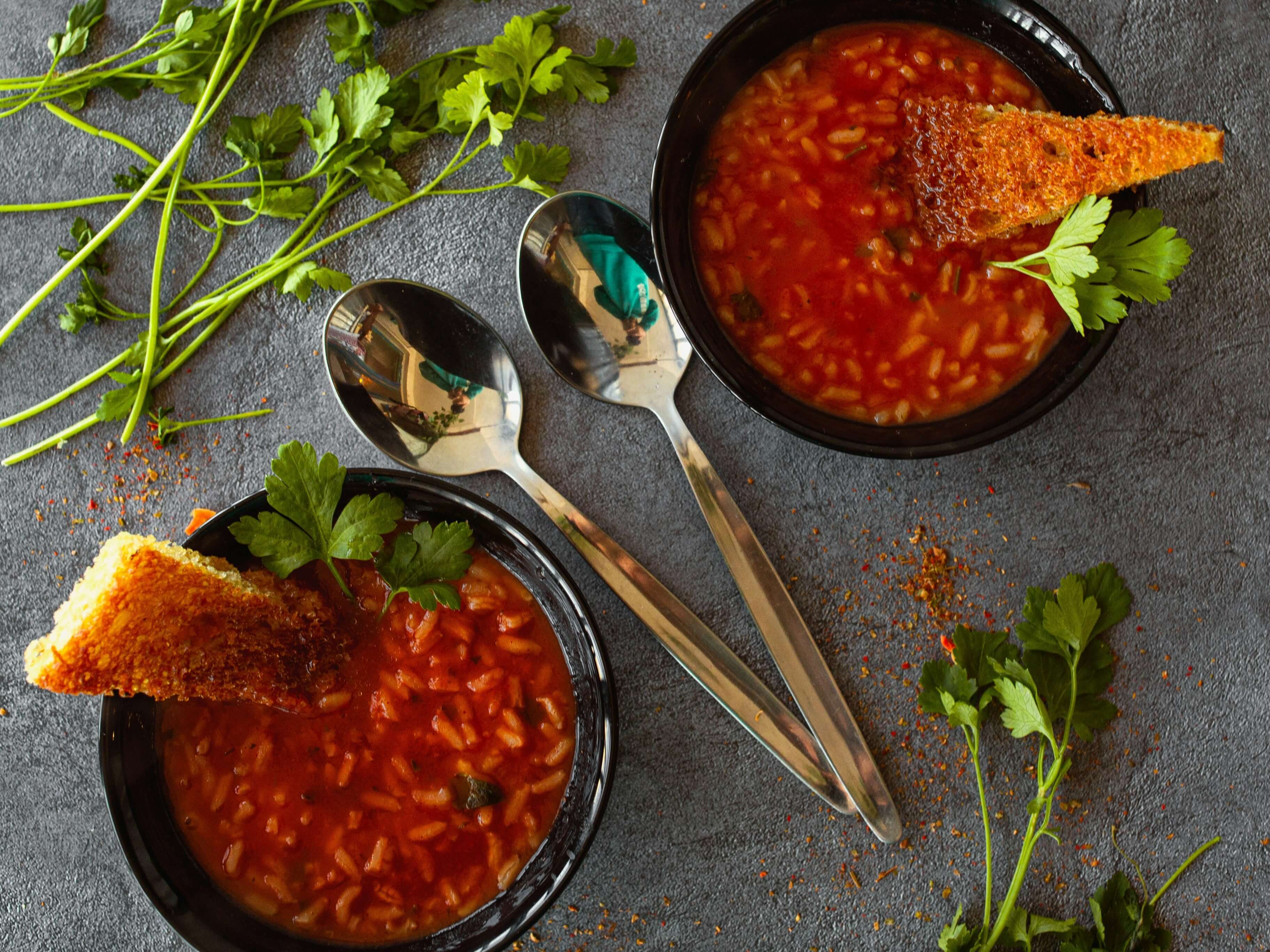 Зеленчукова доматена супа с ориз