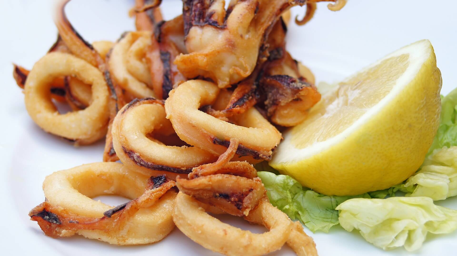 Хрупкави пържени калмари